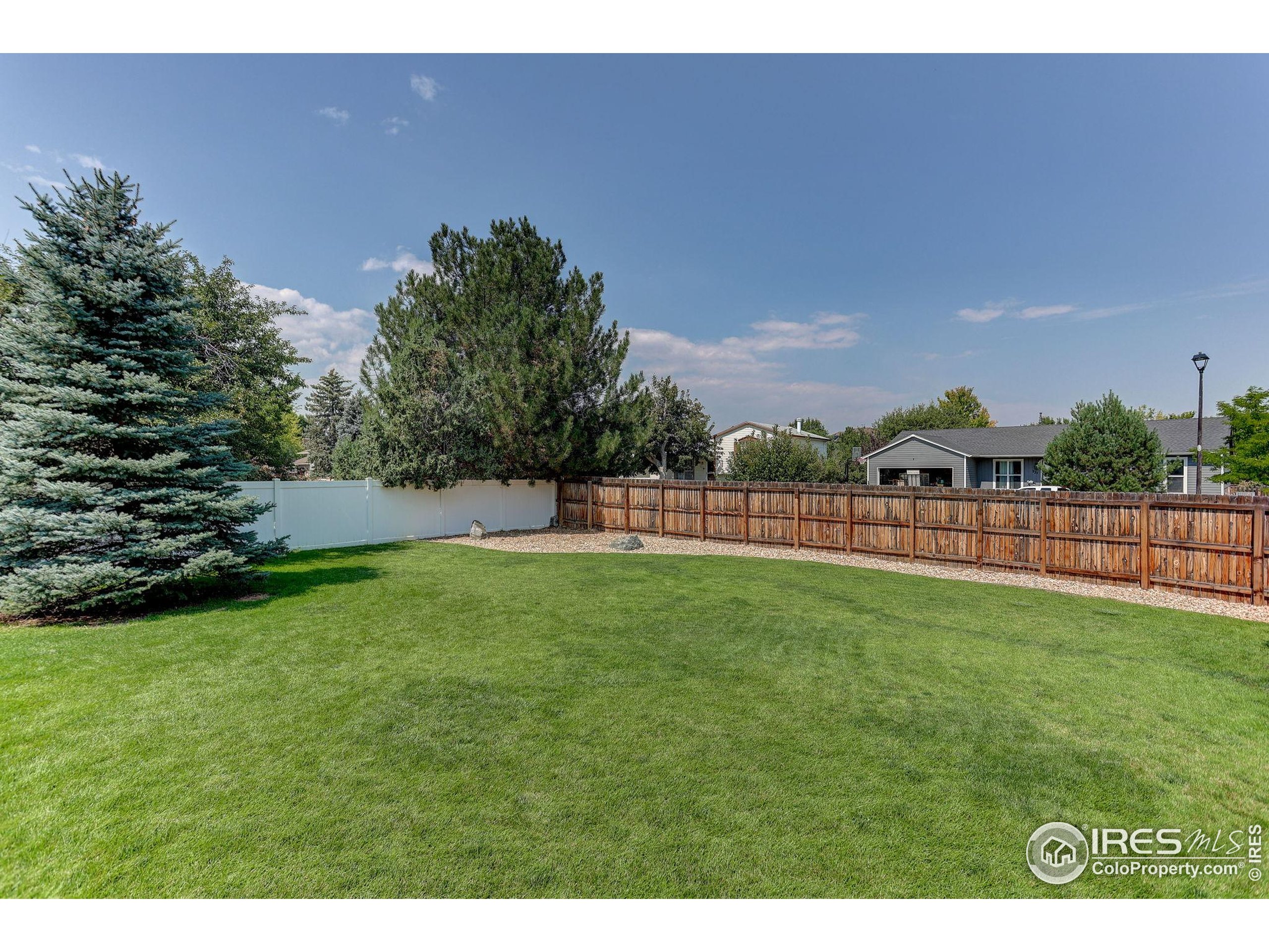 Louisville, Colorado, 80027, United States, 3 Bedrooms Bedrooms, ,2 BathroomsBathrooms,Residential,For Sale,1938542