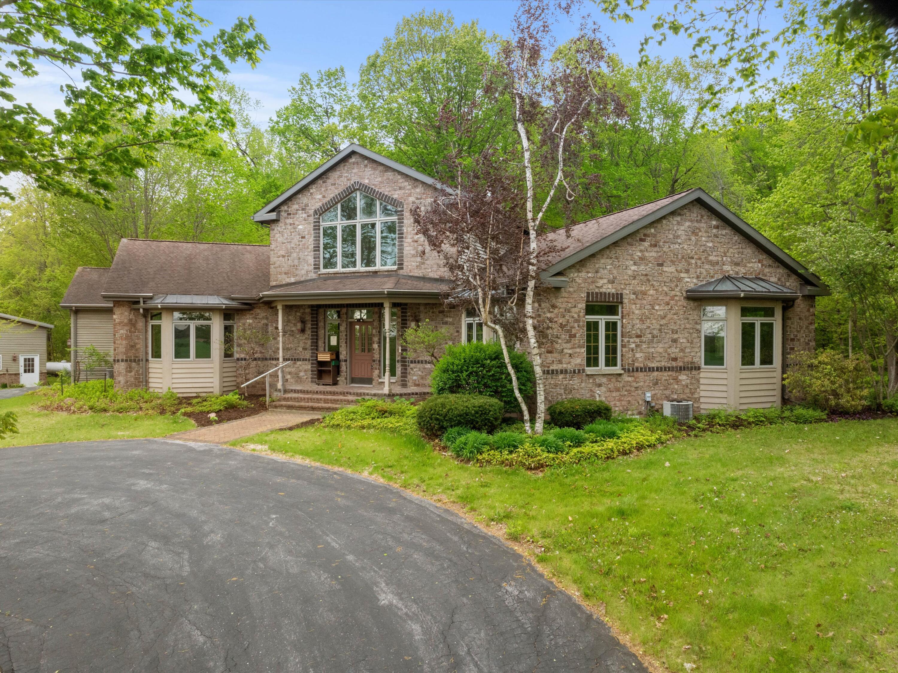 Eaton, Wisconsin, 54245, United States, 3 Bedrooms Bedrooms, ,4 BathroomsBathrooms,Residential,For Sale,1926569