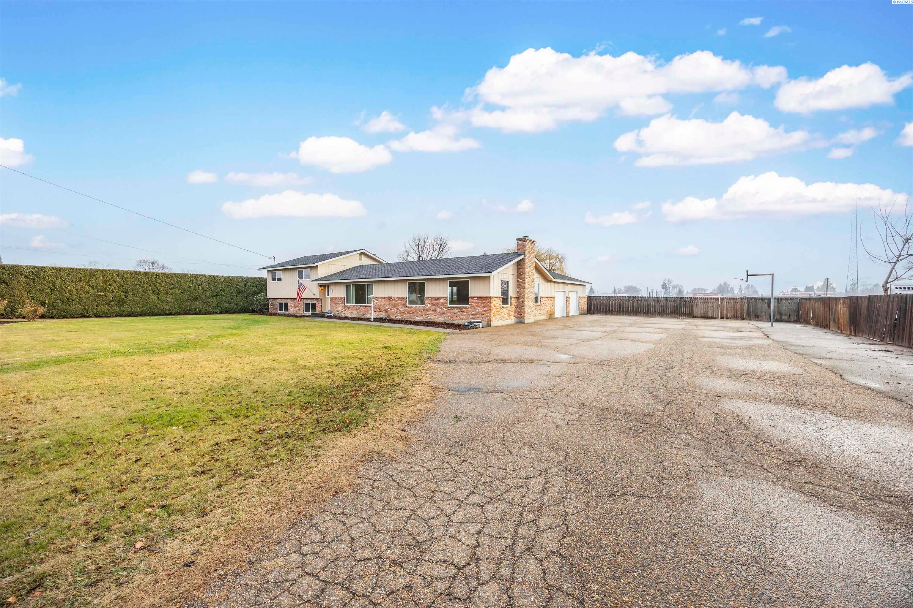 Grandview, Washington, 98930, United States, 4 Bedrooms Bedrooms, ,3 BathroomsBathrooms,Residential,For Sale,2007847