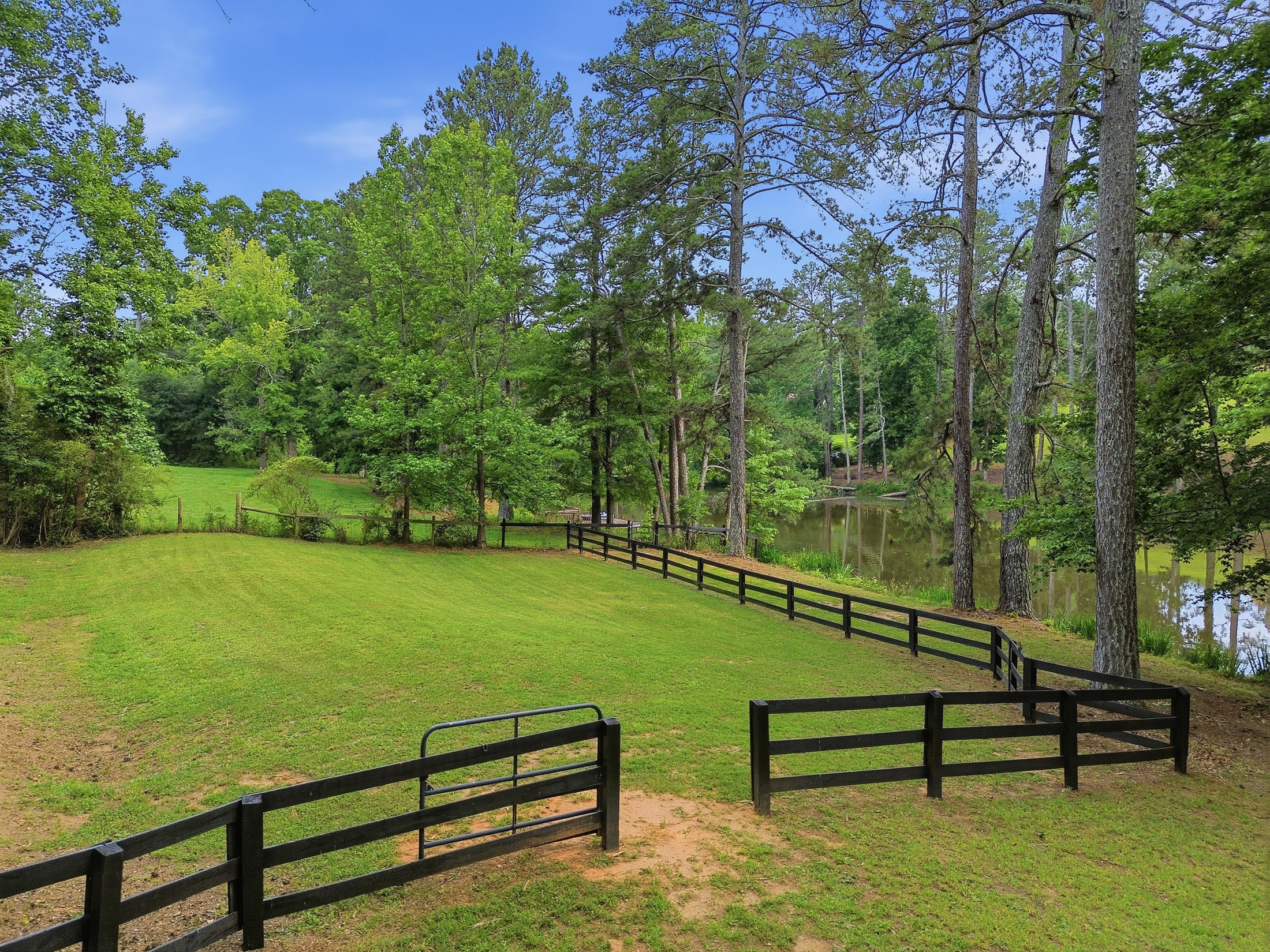  Exceptional Brick Ranch on 5+/- Picturesque Acres - 物件實景