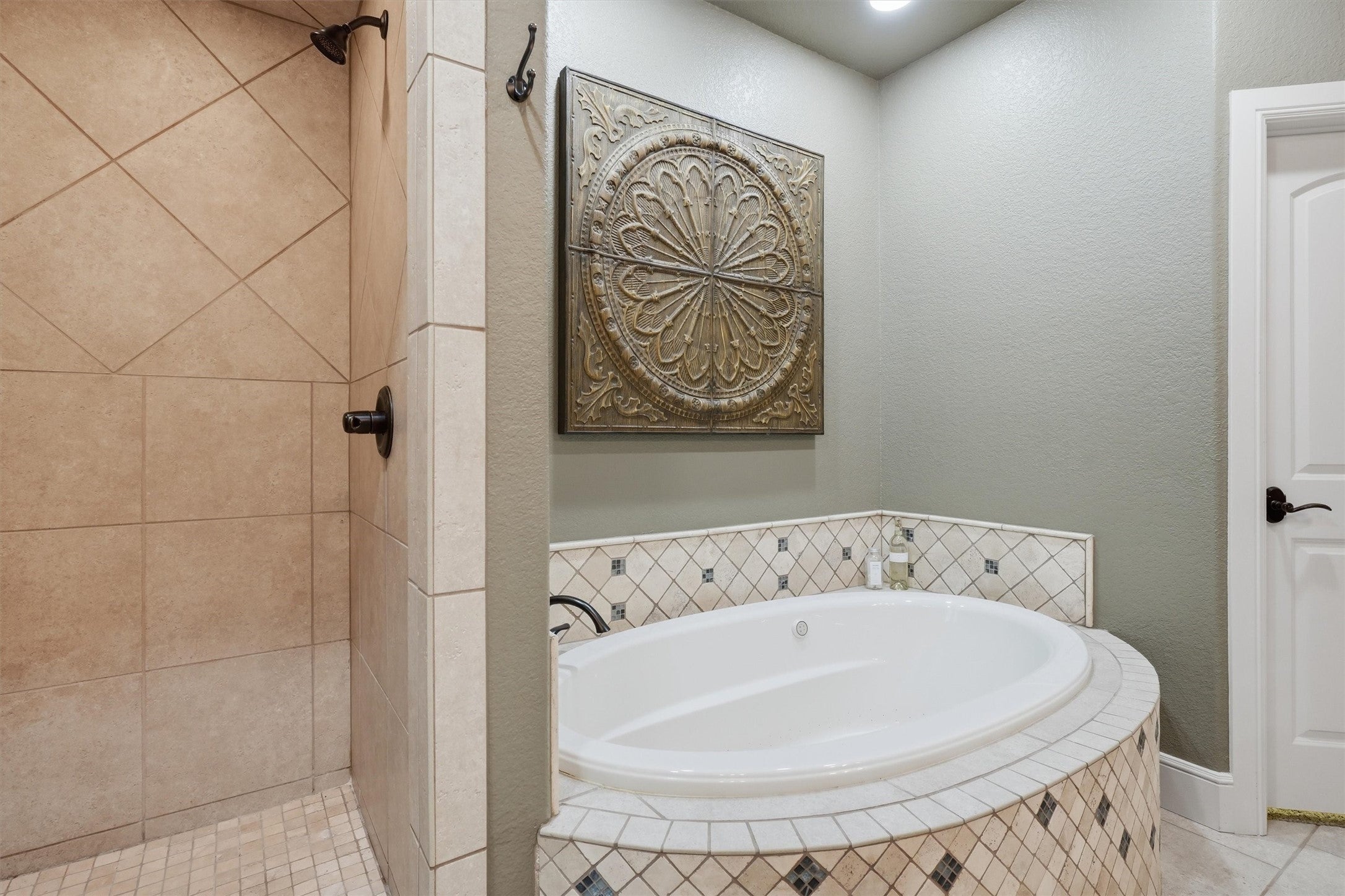 Graford, Texas, 76449, United States, 4 Bedrooms Bedrooms, ,5 BathroomsBathrooms,Residential,For Sale,2048320
