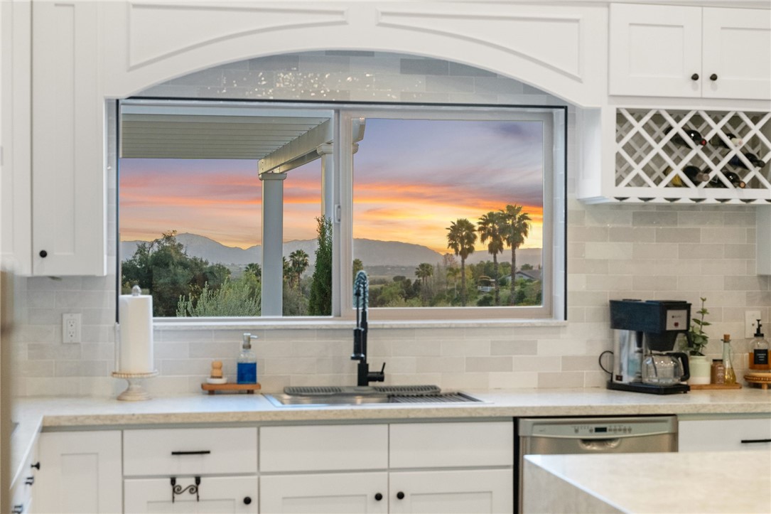 Temecula, California, 92592, United States, 5 Bedrooms Bedrooms, ,4 BathroomsBathrooms,Residential,For Sale,2021827