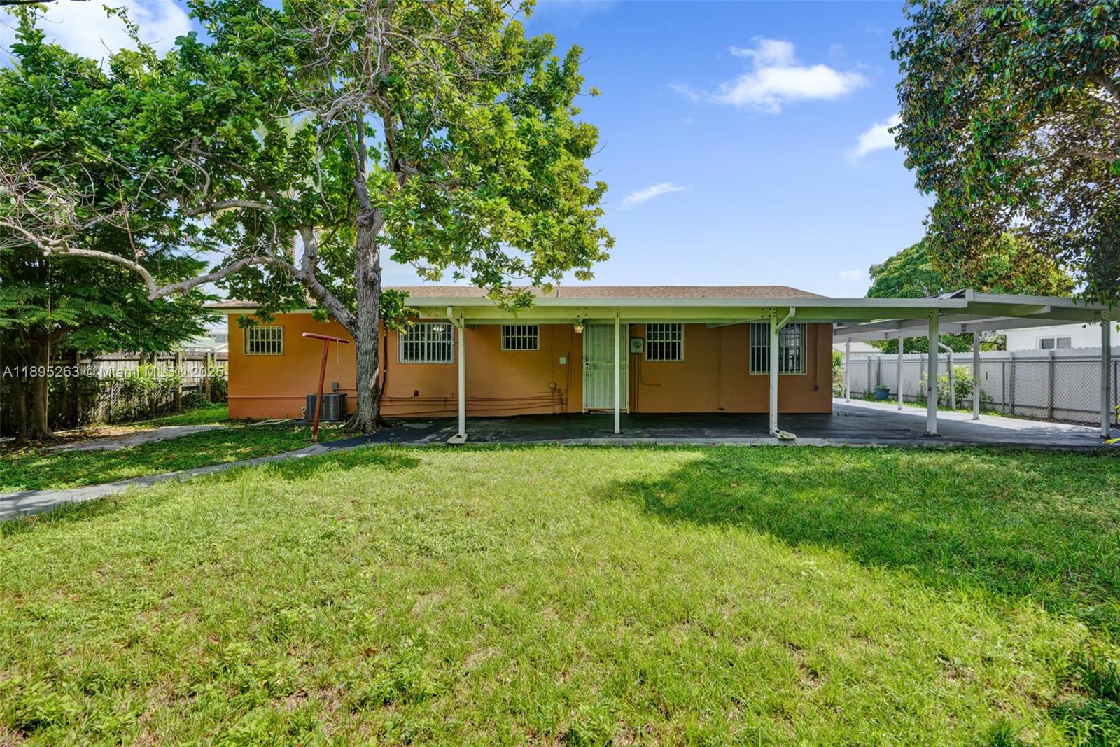 Miami, Florida, 33189, United States, 4 Bedrooms Bedrooms, ,2 BathroomsBathrooms,Residential,For Sale,1965129