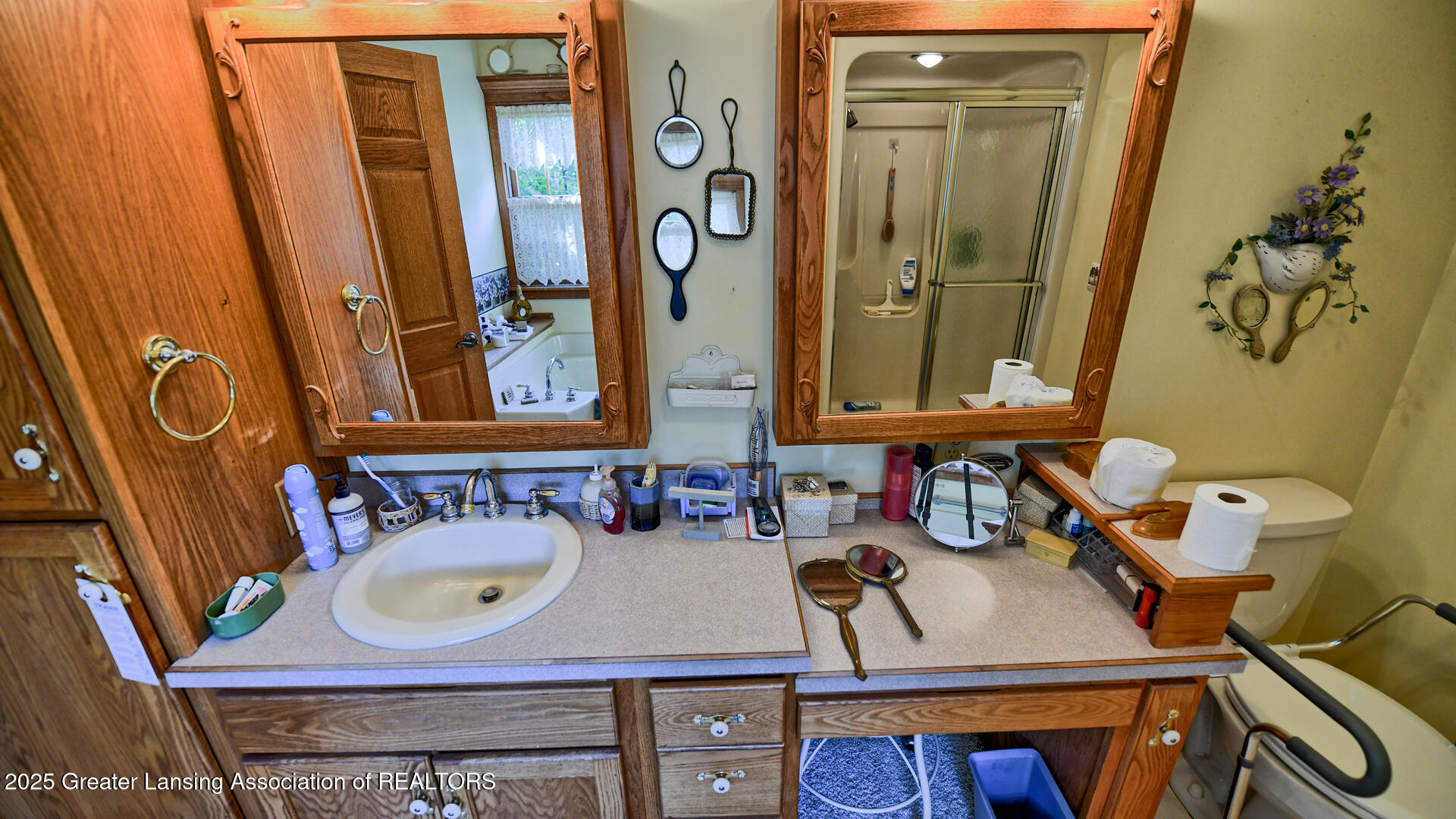 Portland, Michigan, 48875, United States, 5 Bedrooms Bedrooms, ,4 BathroomsBathrooms,Residential,For Sale,2001536