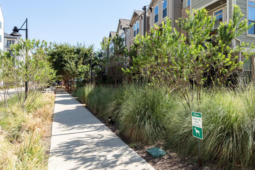 Dallas, Texas, 75212, United States, 3 Bedrooms Bedrooms, ,4 BathroomsBathrooms,Residential,For Sale,1966564