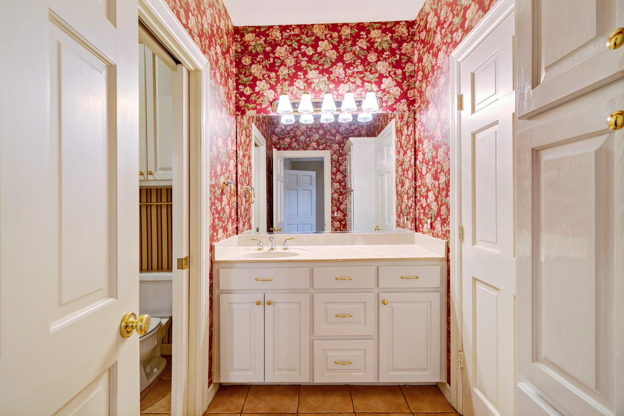 Paris, Texas, 75462, United States, 5 Bedrooms Bedrooms, ,5 BathroomsBathrooms,Residential,For Sale,1990827