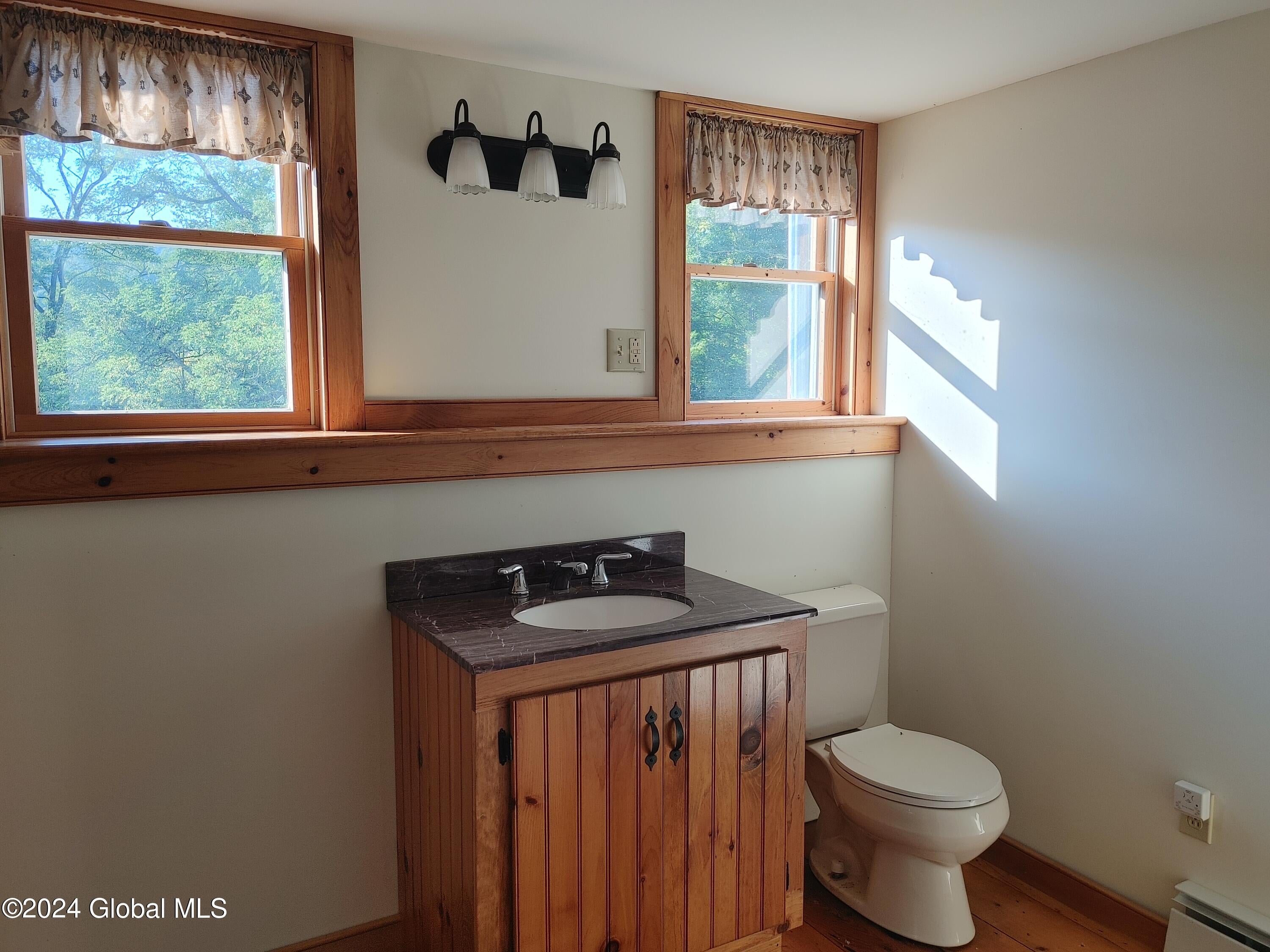 Putnam Station, New York, 12861, United States, 2 Bedrooms Bedrooms, ,2 BathroomsBathrooms,Residential,For Sale,1978709