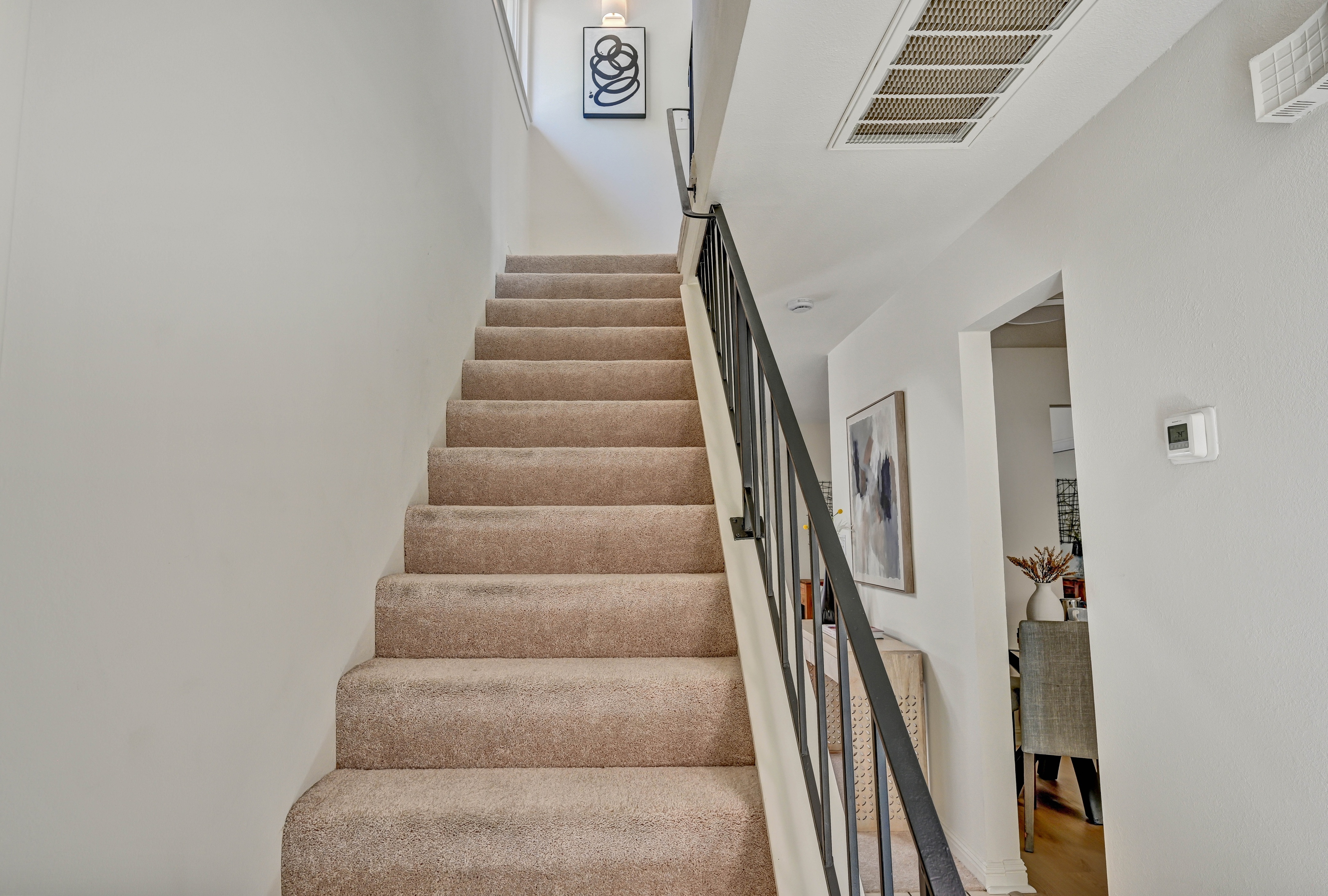  Charming Rolling Green Townhome with Distinctive Character - 物件實景