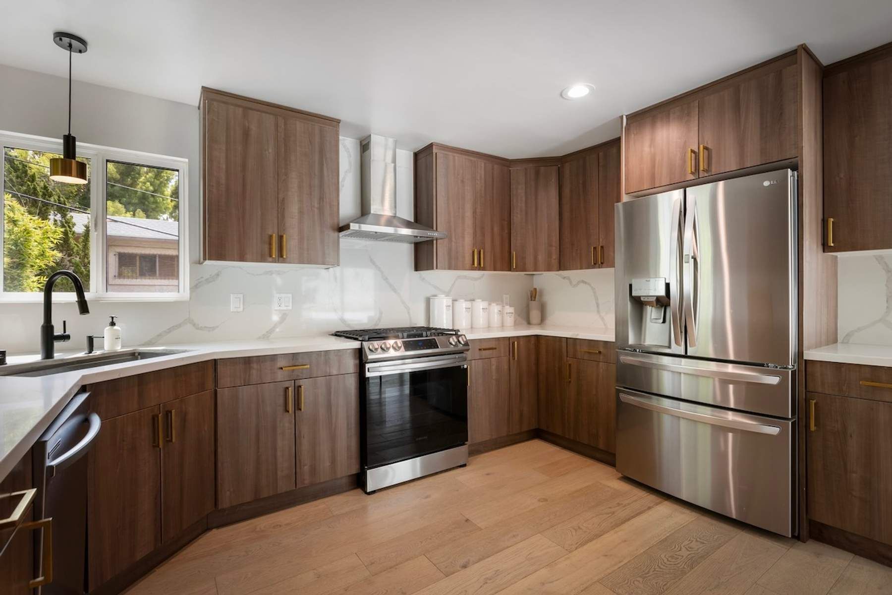  3991 Prospect Avenue - 物件實景