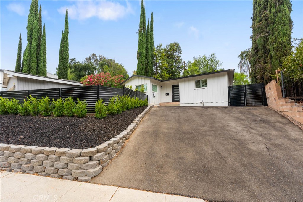 Woodland Hills, California, 91364, United States, 3 Bedrooms Bedrooms, ,2 BathroomsBathrooms,Residential,For Sale,1902441