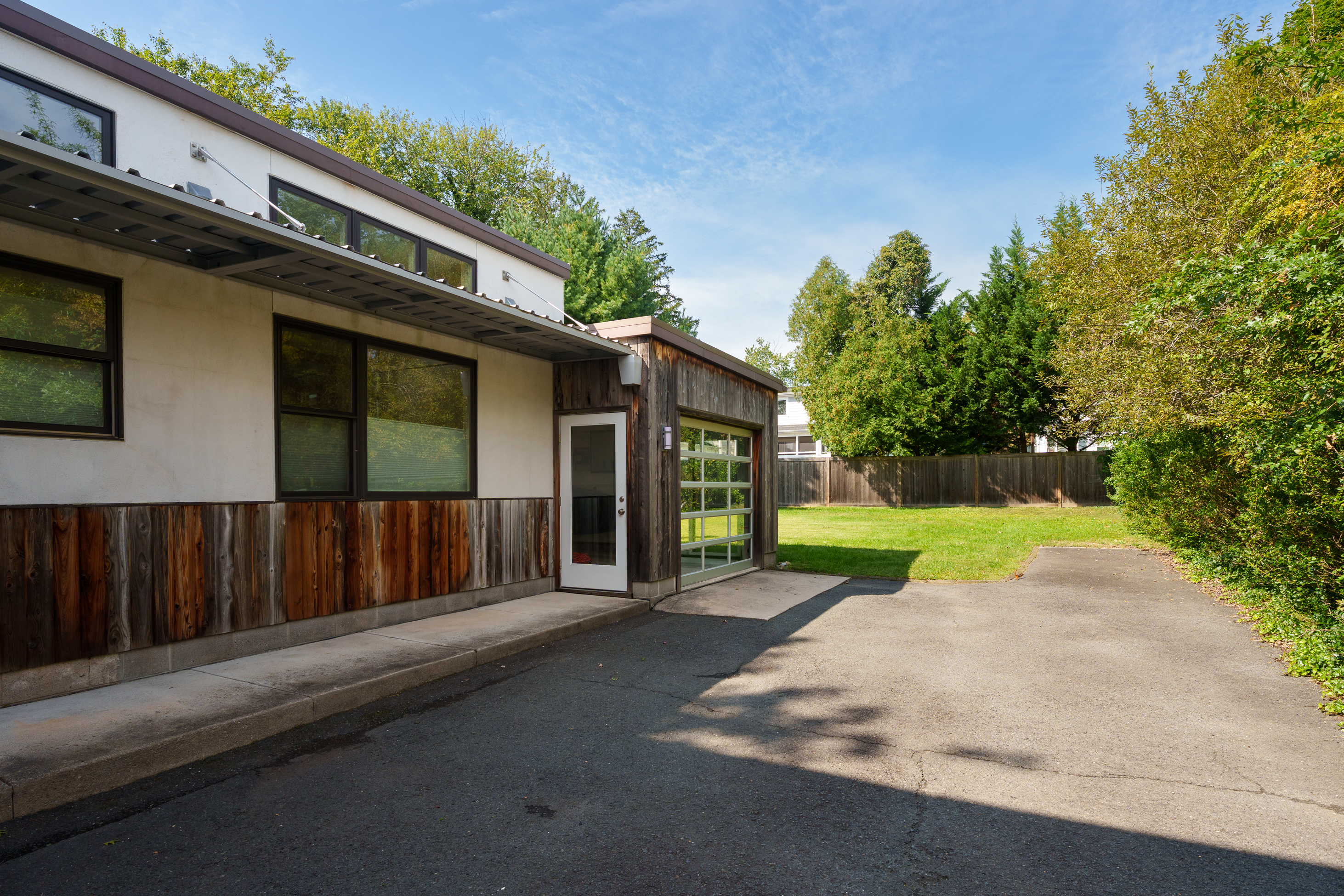  Flexible Living in a Modernized Littlebrook Home - 物件實景