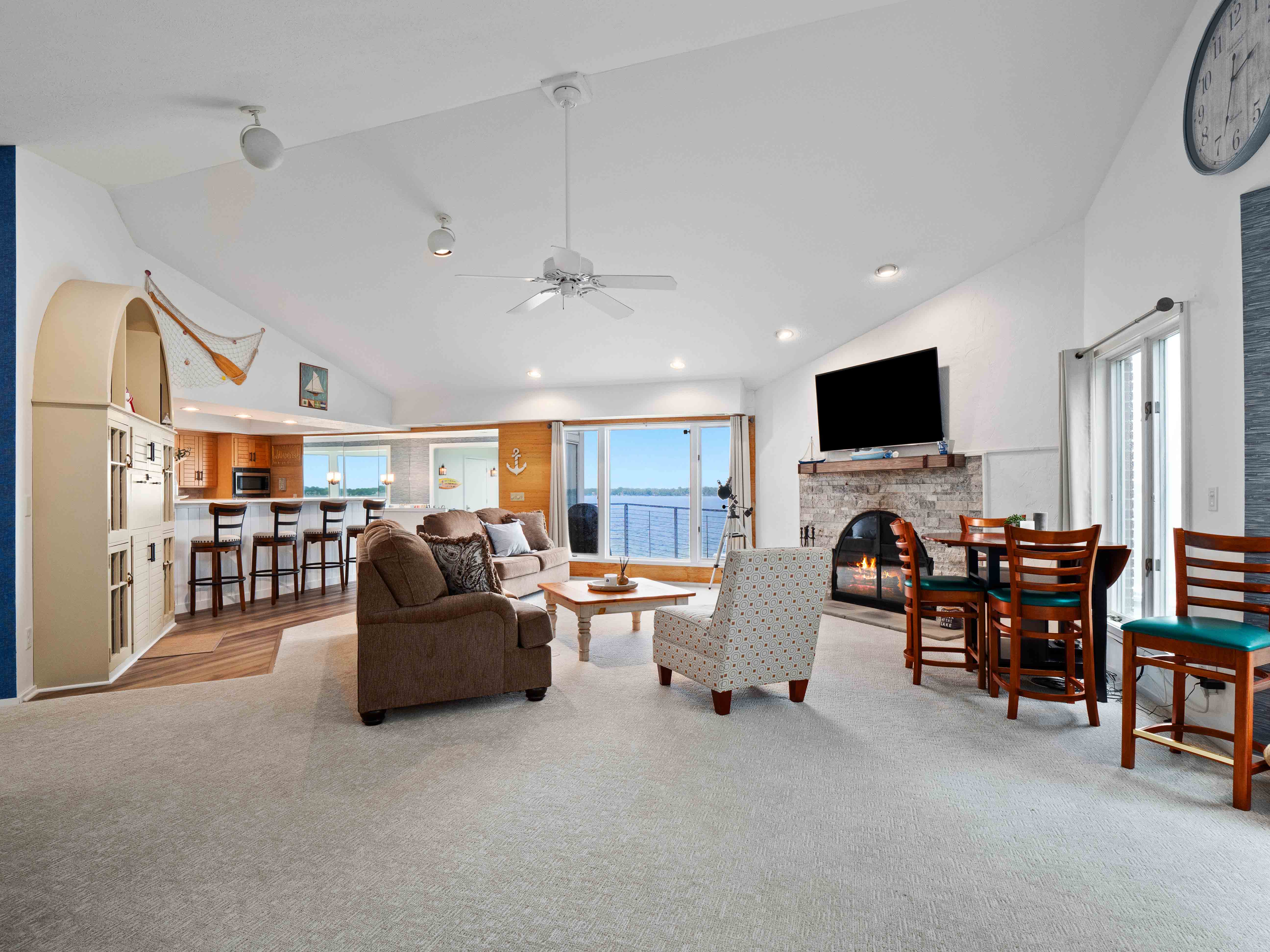  Three Bedroom Condo on Lake Wawasee with Private Boat Slip - 物件實景