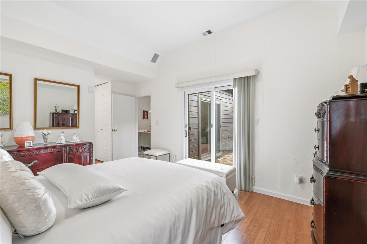 Massapequa Park, New York, 11762, United States, 2 Bedrooms Bedrooms, ,2 BathroomsBathrooms,Residential,For Sale,2008592