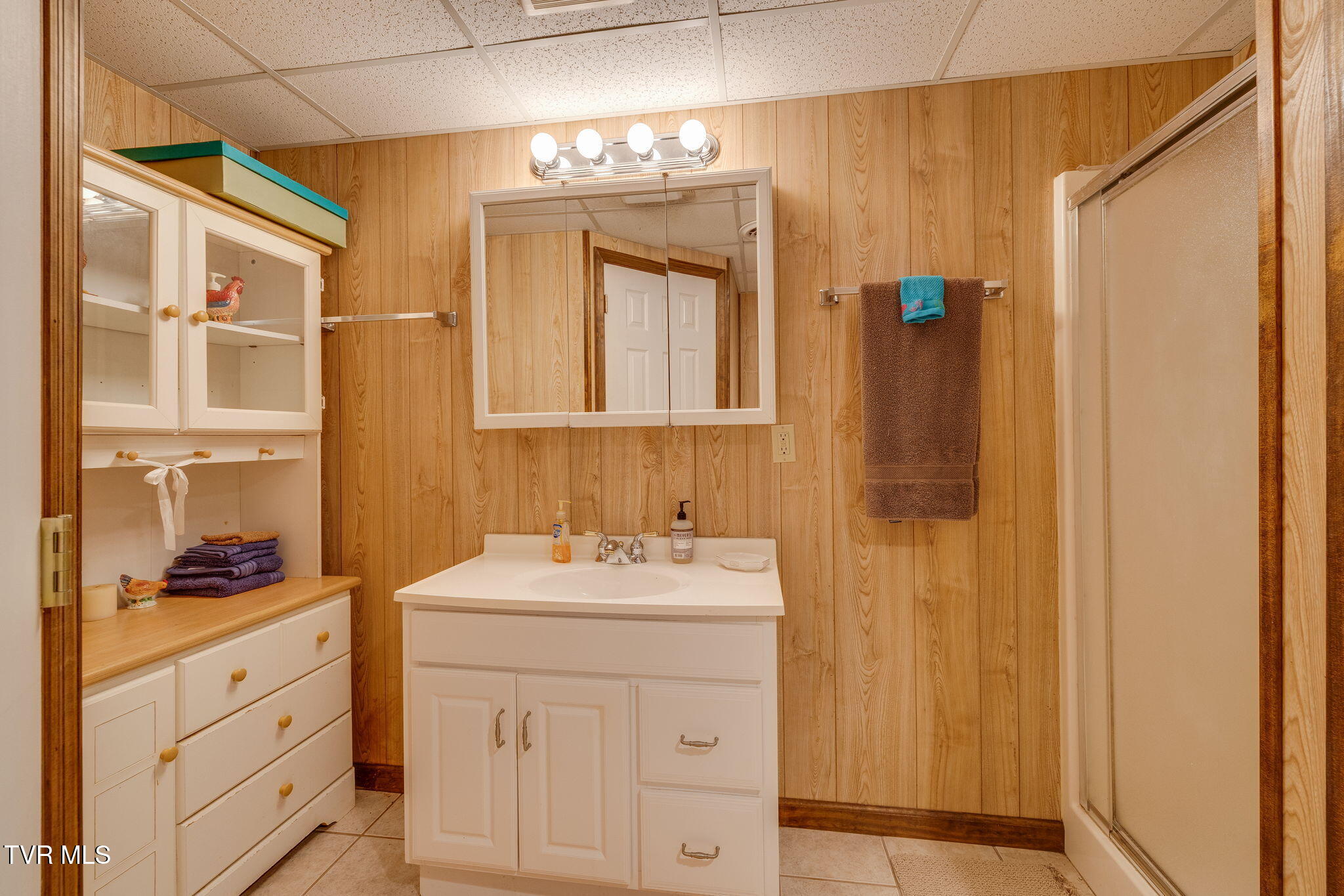 Johnson City, Tennessee, 37601, United States, 5 Bedrooms Bedrooms, ,4 BathroomsBathrooms,Residential,For Sale,2005750