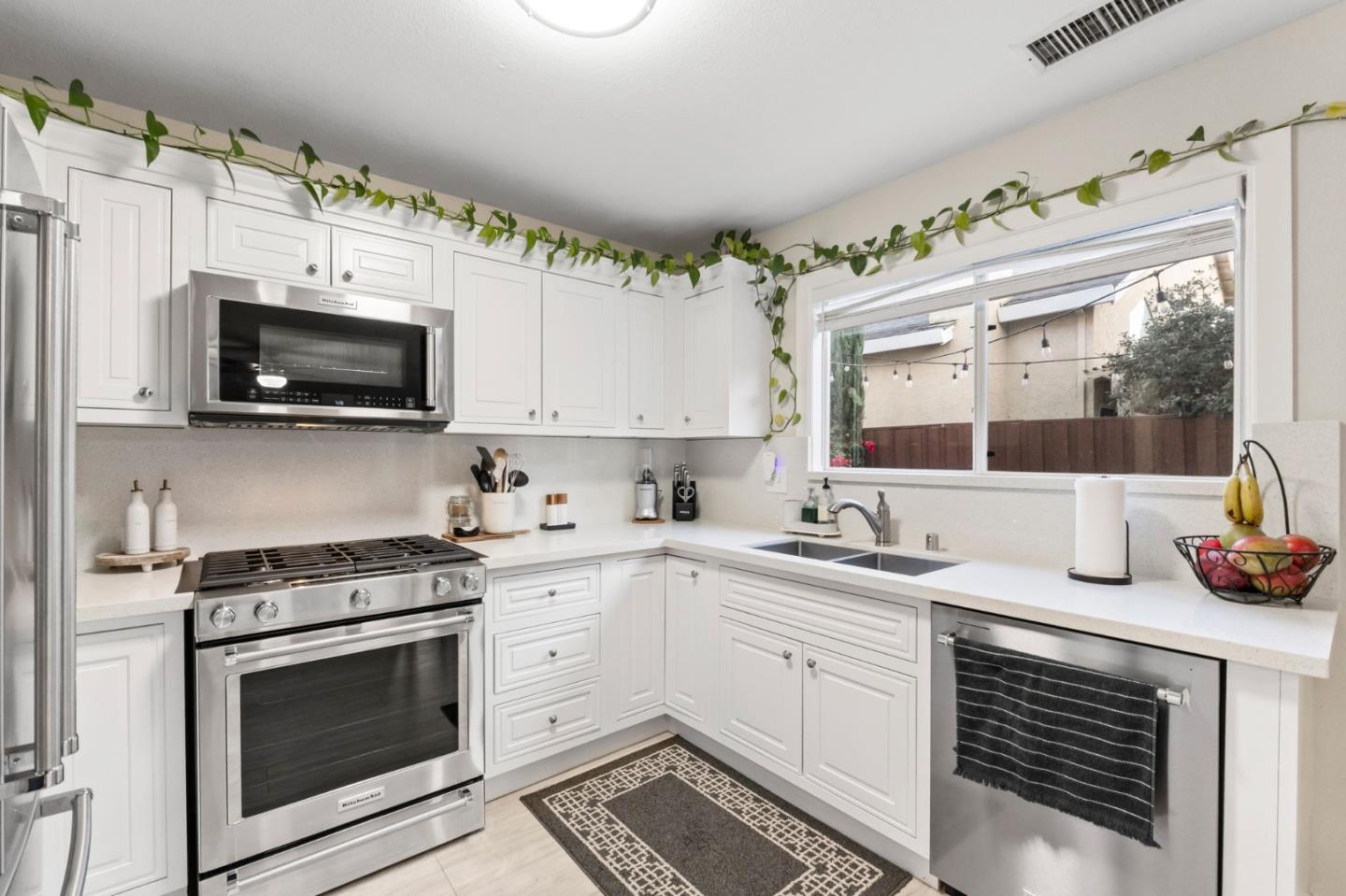 Gilroy, California, 95020, United States, 4 Bedrooms Bedrooms, ,3 BathroomsBathrooms,Residential,For Sale,1986301