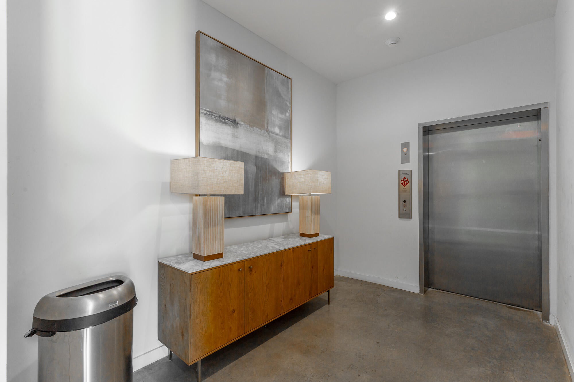 Chattanooga, Tennessee, 37405, United States, 2 Bedrooms Bedrooms, ,2 BathroomsBathrooms,Residential,For Sale,1875132