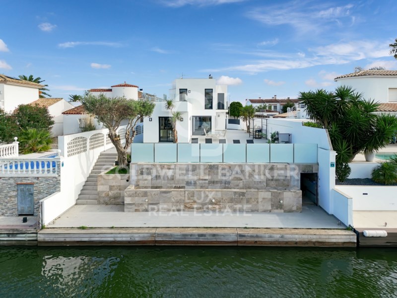 Girona, Empuriabrava, Francol? - Freser - Noguera, Empuriabrava, Catalonia, ES, 5 Bedrooms Bedrooms, ,5 BathroomsBathrooms,Residential,For Sale,Girona, Empuriabrava, Francol? - Freser - Noguera,1448646