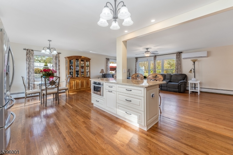 Readington Twp., New Jersey, 08833, United States, 3 Bedrooms Bedrooms, ,3 BathroomsBathrooms,Residential,For Sale,1989255