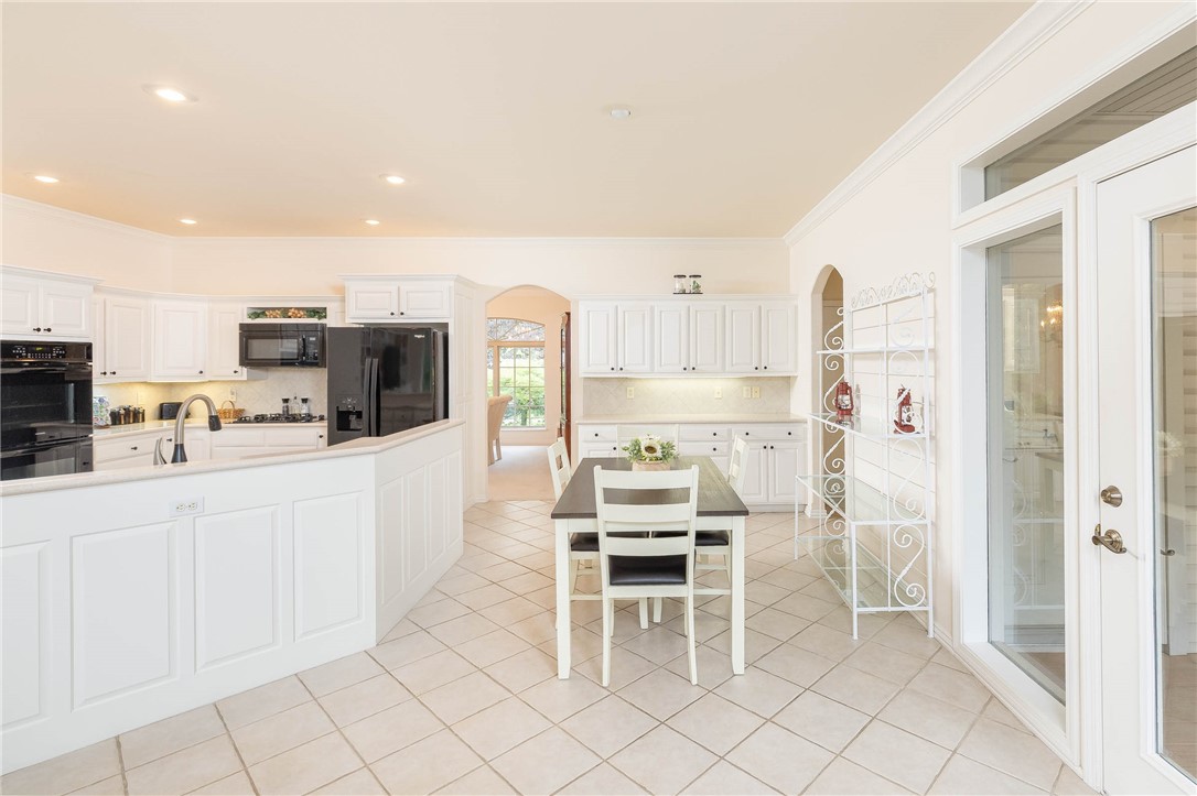 Bella Vista, Arkansas, 72715, United States, 3 Bedrooms Bedrooms, ,4 BathroomsBathrooms,Residential,For Sale,1941040
