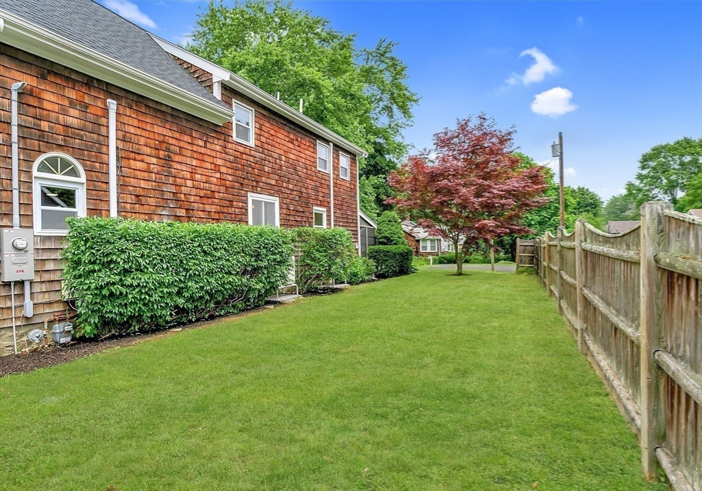 Hamilton, Massachusetts, 01982, United States, 3 Bedrooms Bedrooms, ,2 BathroomsBathrooms,Residential,For Sale,1934634