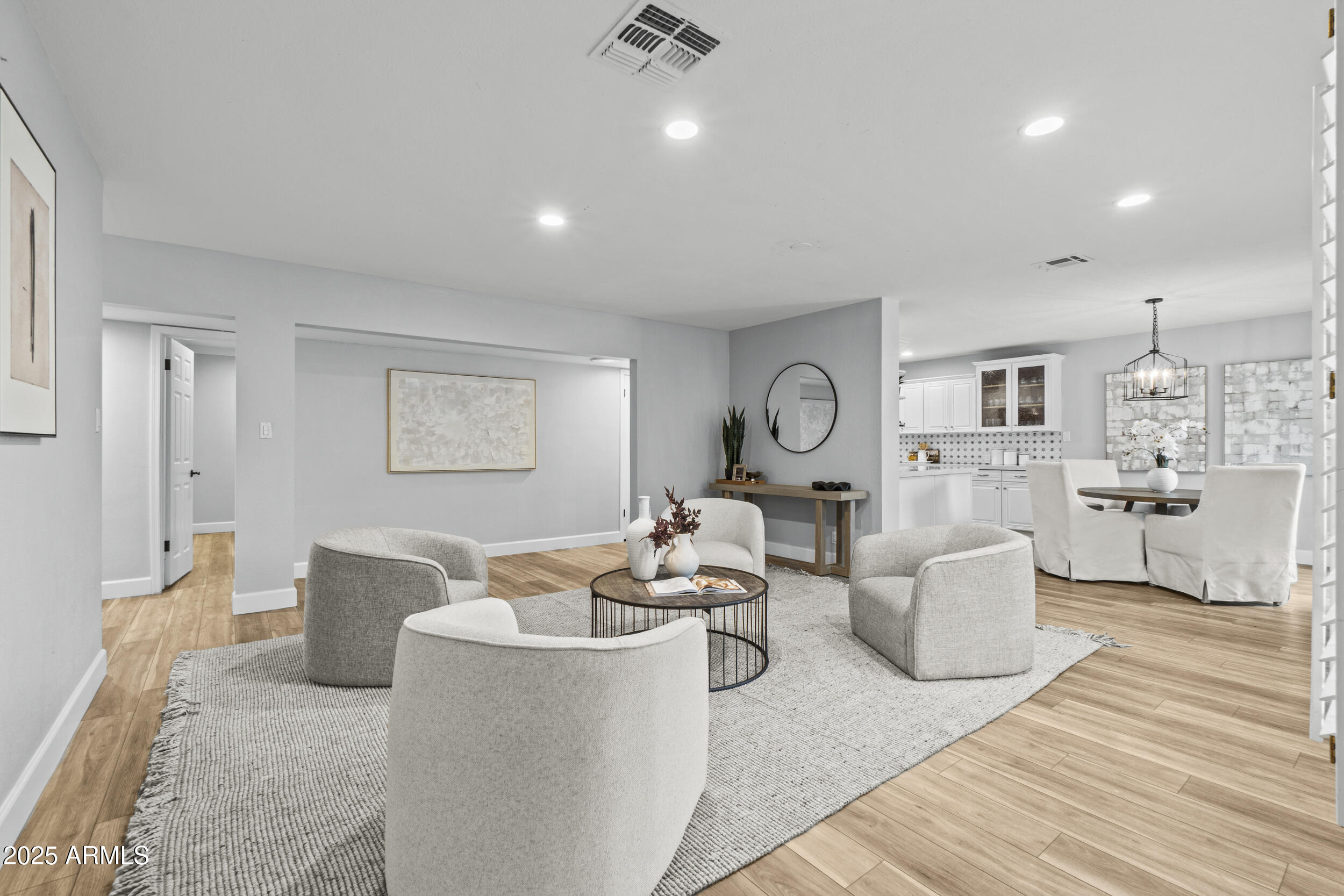 Phoenix, Arizona, 85018, United States, 6 Bedrooms Bedrooms, ,4 BathroomsBathrooms,Residential,For Sale,2002076