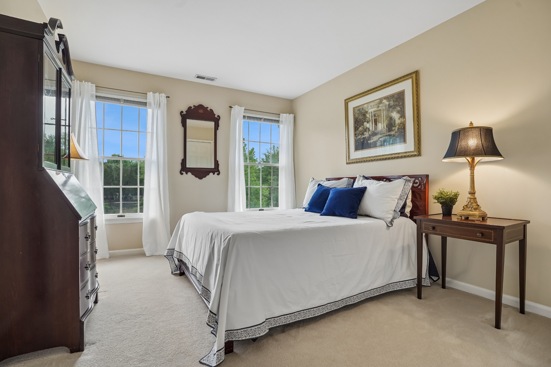  ?Staats Farm? Colonial Blends Classic Charm with Modern Updates - 物件實景
