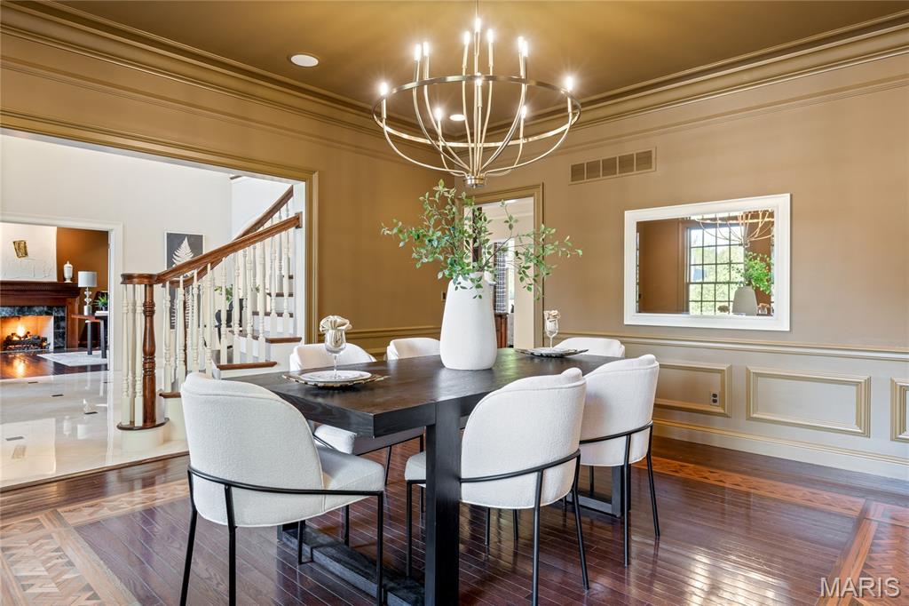 Town and Country, Missouri, 63141, United States, 5 Bedrooms Bedrooms, ,7 BathroomsBathrooms,Residential,For Sale,1966685