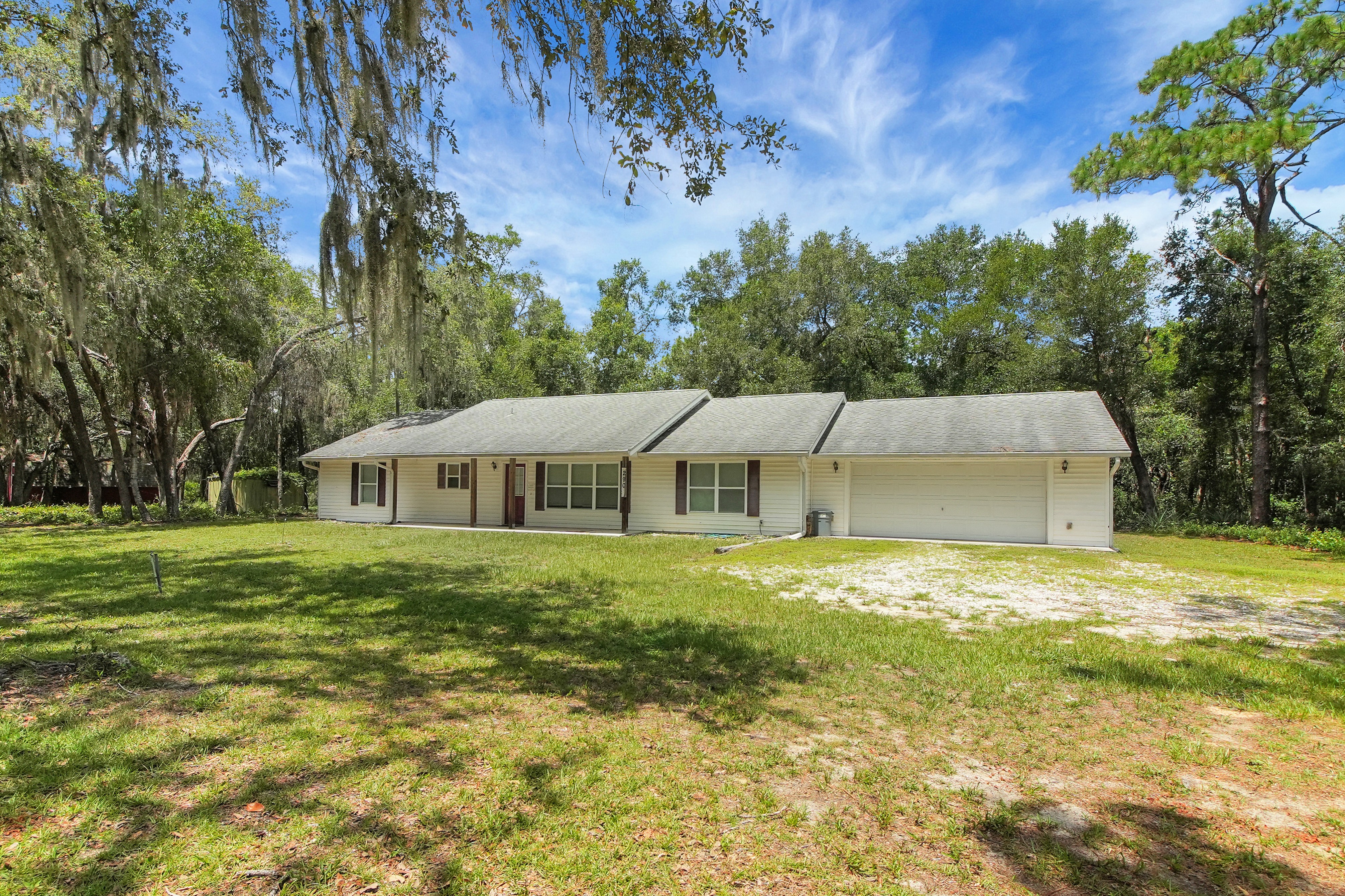Lady Lake, Florida, 32159, United States, 6 Bedrooms Bedrooms, ,5 BathroomsBathrooms,Residential,For Sale,1921819