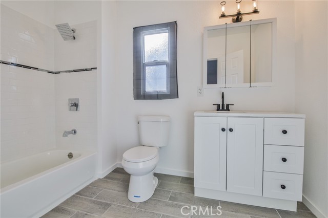 Los Angeles, California, 90047, United States, 5 Bedrooms Bedrooms, ,Residential,For Sale,2009243