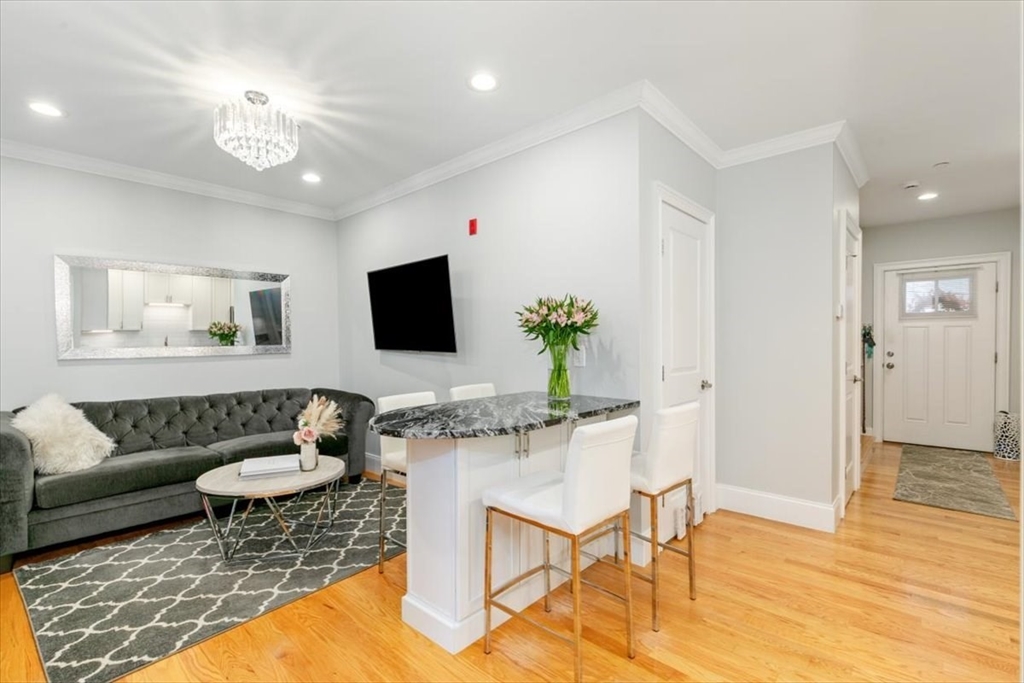 Danvers, Massachusetts, 01923, United States, 2 Bedrooms Bedrooms, ,3 BathroomsBathrooms,Residential,For Sale,1994668