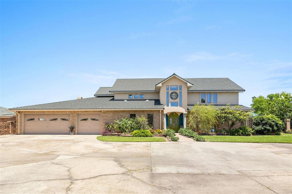 Lake Charles, Louisiana, 70605, United States, 4 Bedrooms Bedrooms, ,5 BathroomsBathrooms,Residential,For Sale,1973984