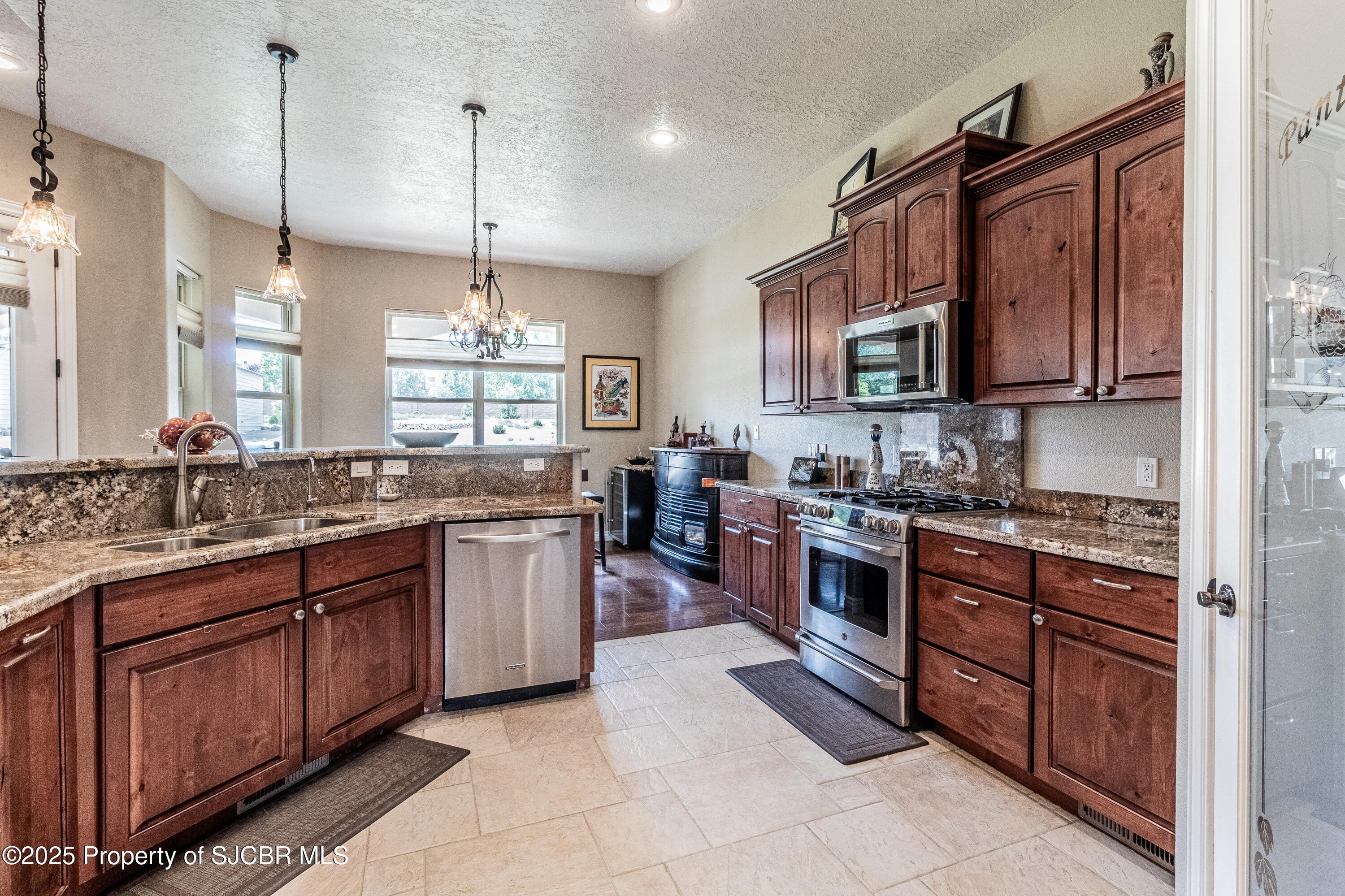 Aztec, New Mexico, 87410, United States, 4 Bedrooms Bedrooms, ,4 BathroomsBathrooms,Residential,For Sale,1857404