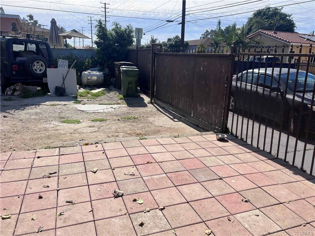 Compton, California, 90221, United States, 2 Bedrooms Bedrooms, ,1 BathroomBathrooms,Residential,For Sale,1942805