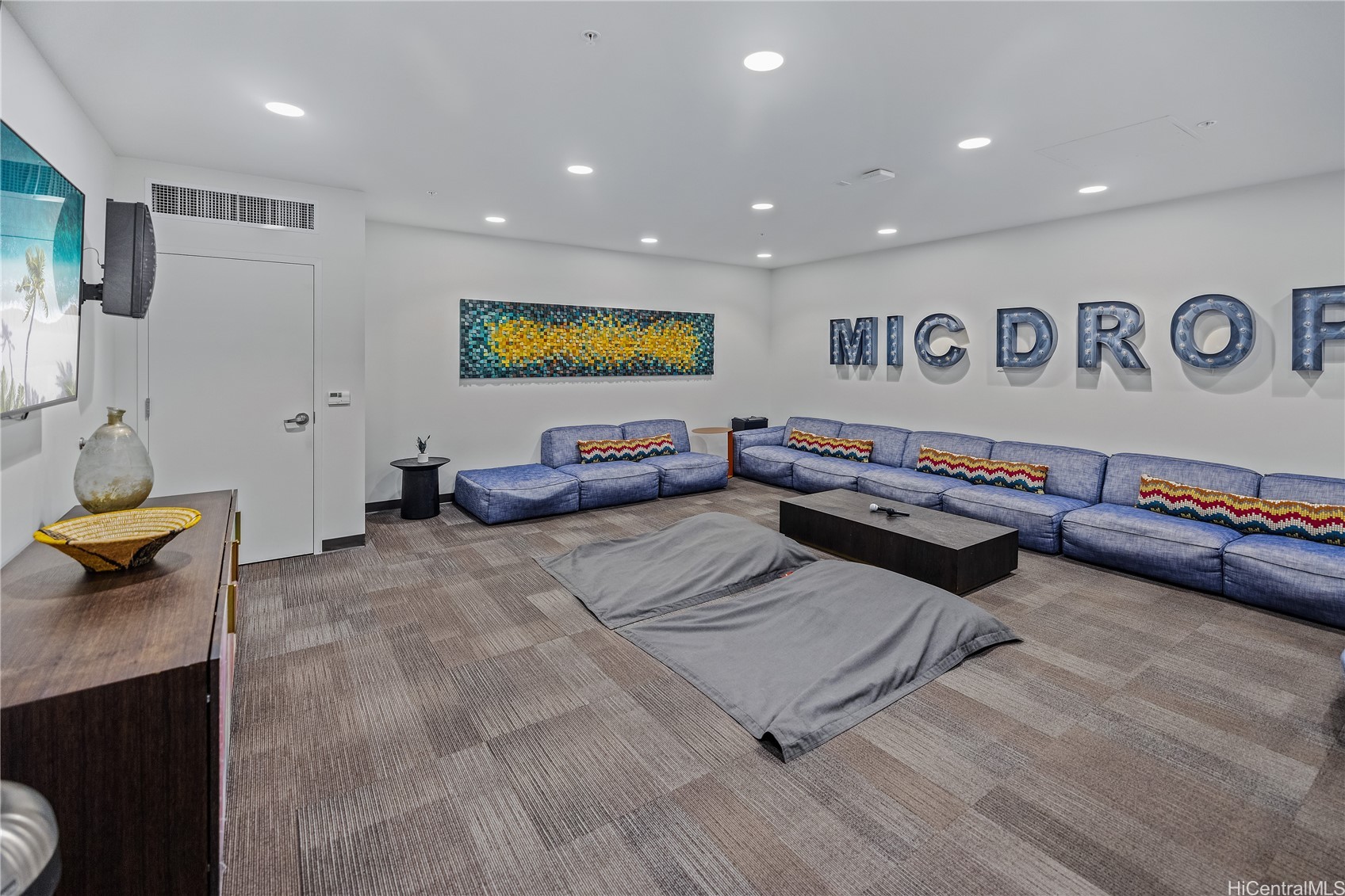 Honolulu, Hawaii, 96814, United States, 1 Bedroom Bedrooms, ,1 BathroomBathrooms,Residential,For Sale,1941012