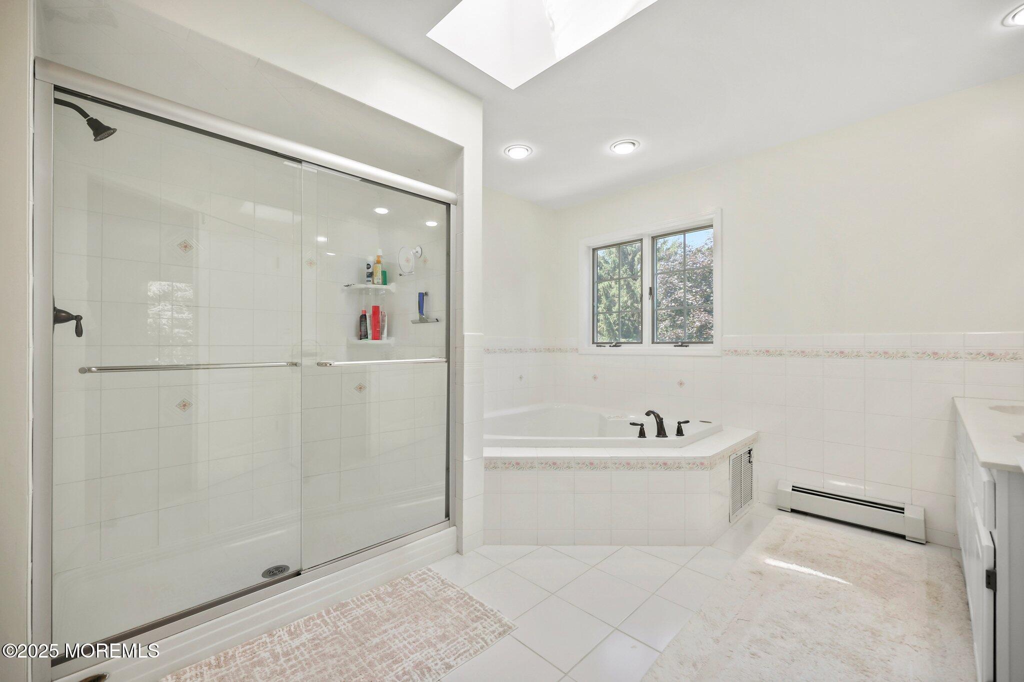 Manalapan, New Jersey, 07726, United States, 5 Bedrooms Bedrooms, ,7 BathroomsBathrooms,Residential,For Sale,1979083