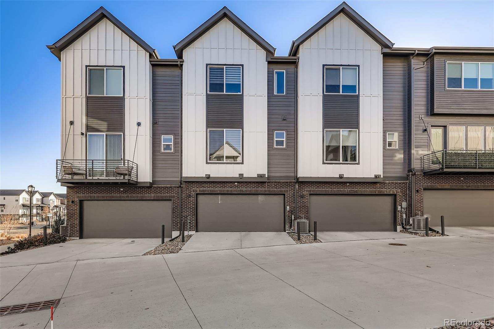 Wheat Ridge, Colorado, 80033, United States, 3 Bedrooms Bedrooms, ,2 BathroomsBathrooms,Residential,For Sale,1998430