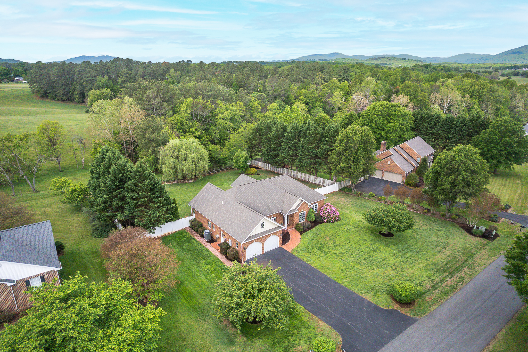 Bedford, Virginia, 24523, United States, 3 Bedrooms Bedrooms, ,2 BathroomsBathrooms,Residential,For Sale,2048776