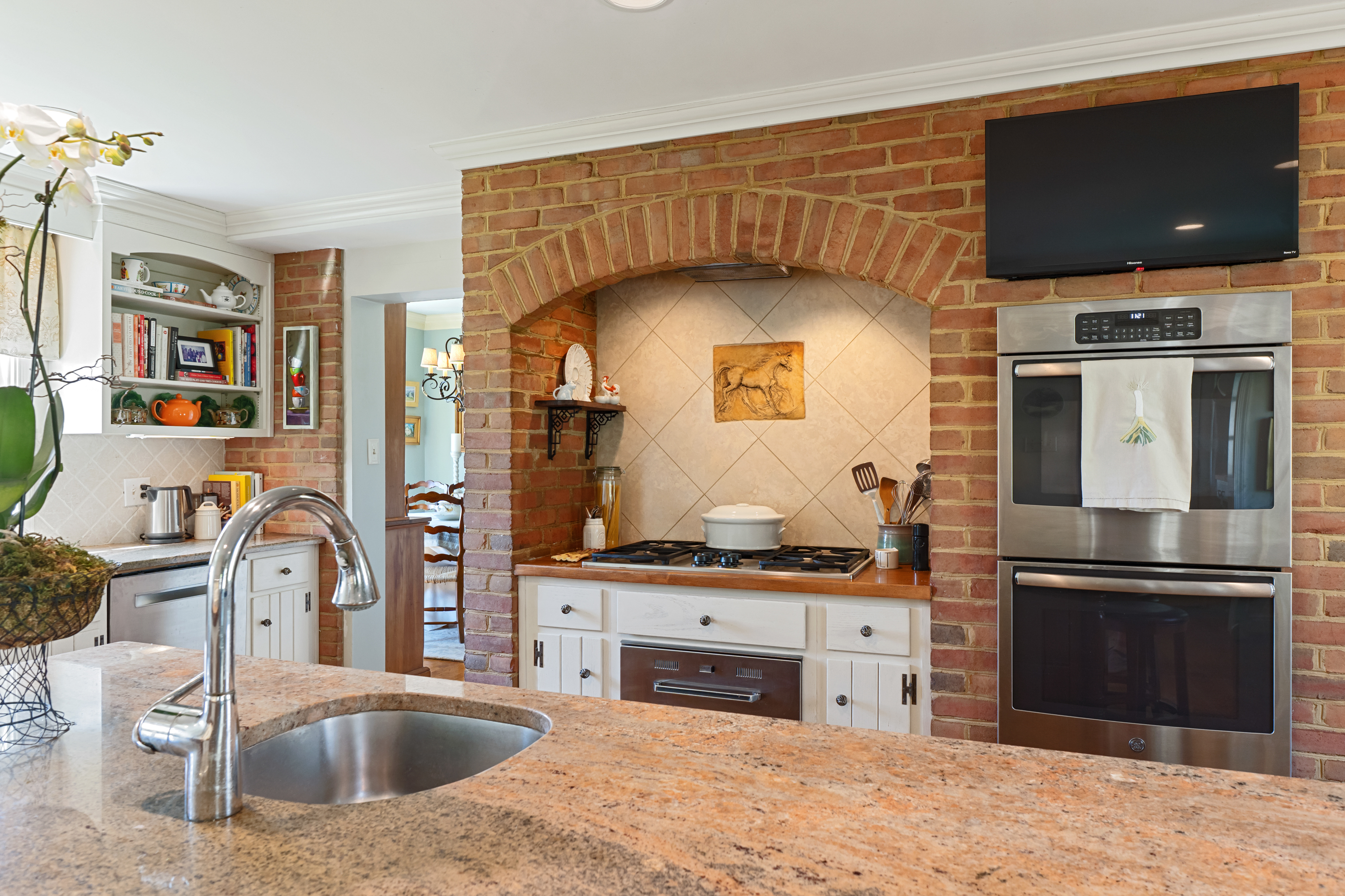  5614 Hot Springs Rd - 物件實景