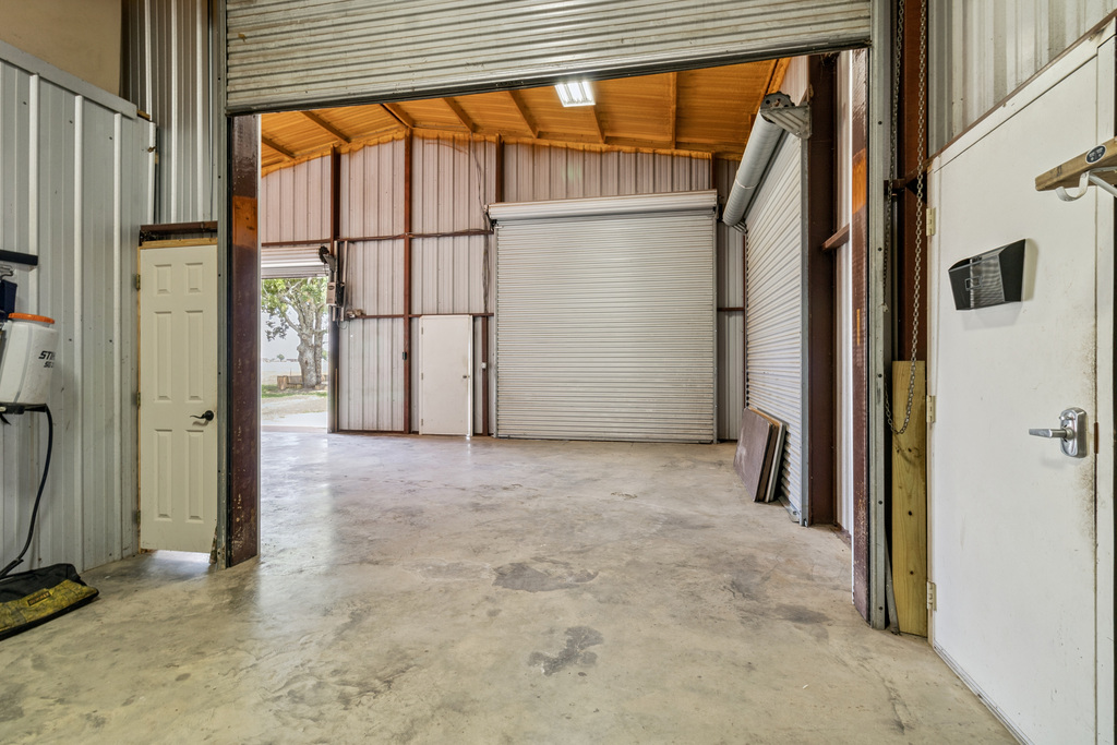 Mabank, Texas, 75147, United States, 2 Bedrooms Bedrooms, ,3 BathroomsBathrooms,Residential,For Sale,1989004