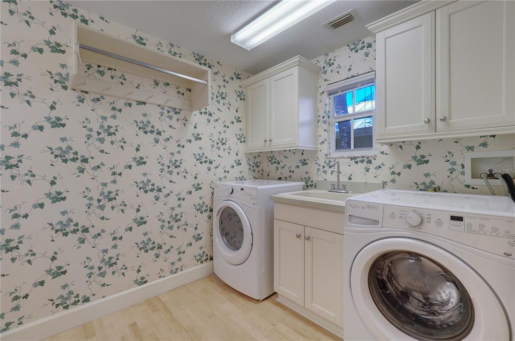 Nokomis, Florida, 34275, United States, 3 Bedrooms Bedrooms, ,4 BathroomsBathrooms,Residential,For Sale,1913339