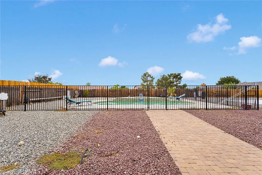 Apple Valley, California, 92308, United States, 4 Bedrooms Bedrooms, ,2 BathroomsBathrooms,Residential,For Sale,1974714