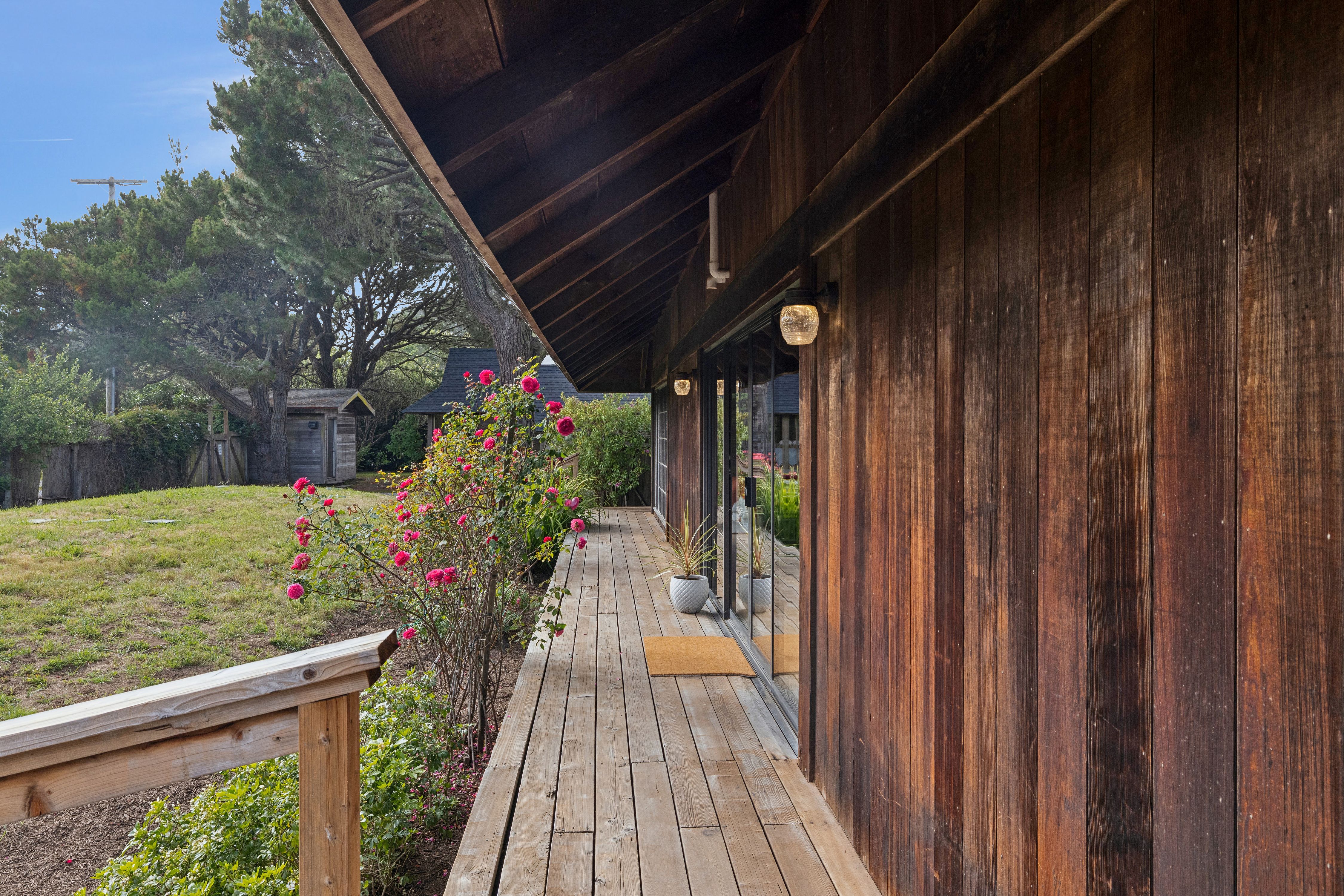  Redwood, Glass, and Companion Spaces - 物件實景
