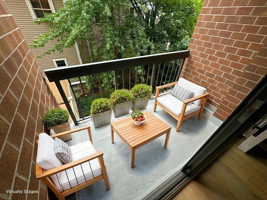 Brookline, Massachusetts, 02446, United States, 2 Bedrooms Bedrooms, ,2 BathroomsBathrooms,Residential,For Sale,1920109
