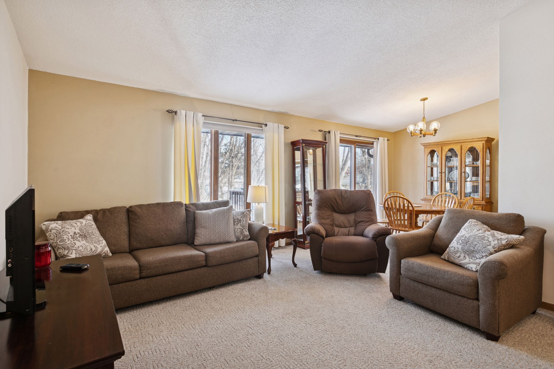  Spacious Townhome with Private Outdoor Spaces - 物件實景