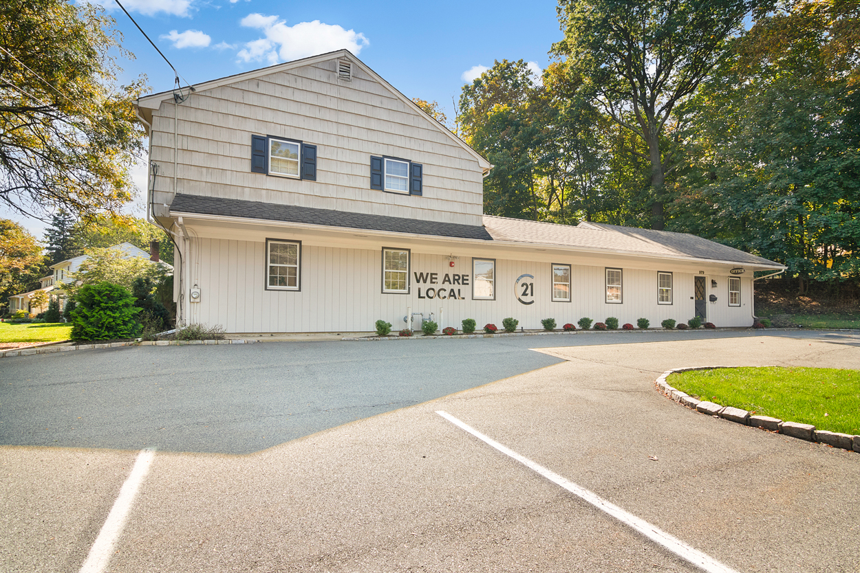 Parsippany, New Jersey, 07054, United States, 5 Bedrooms Bedrooms, ,4 BathroomsBathrooms,Residential,For Sale,1943476