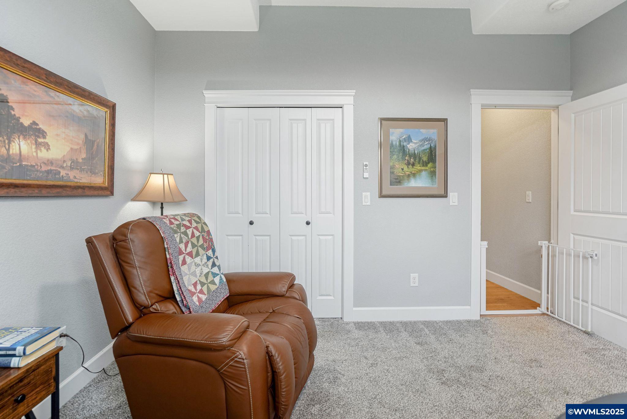 Dallas, Oregon, 97338, United States, 4 Bedrooms Bedrooms, ,2 BathroomsBathrooms,Residential,For Sale,1991904