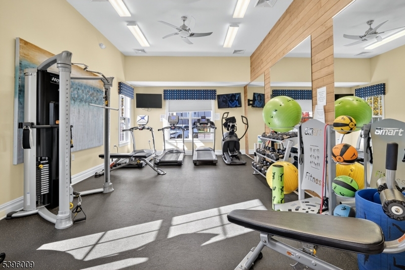 Sayreville Boro, New Jersey, 08859, United States, 2 Bedrooms Bedrooms, ,3 BathroomsBathrooms,Residential,For Sale,1989005