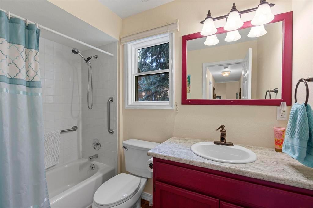 Durango, Colorado, 81301, United States, 3 Bedrooms Bedrooms, ,2 BathroomsBathrooms,Residential,For Sale,1949402