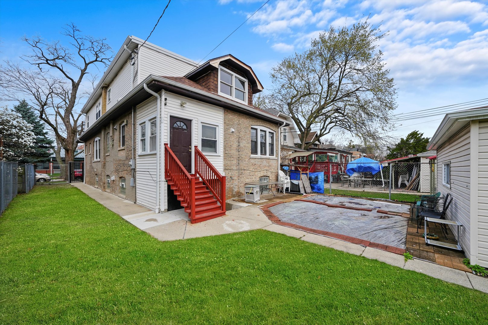 Chicago, Illinois, 60630, United States, 8 Bedrooms Bedrooms, ,3 BathroomsBathrooms,Residential,For Sale,1892523