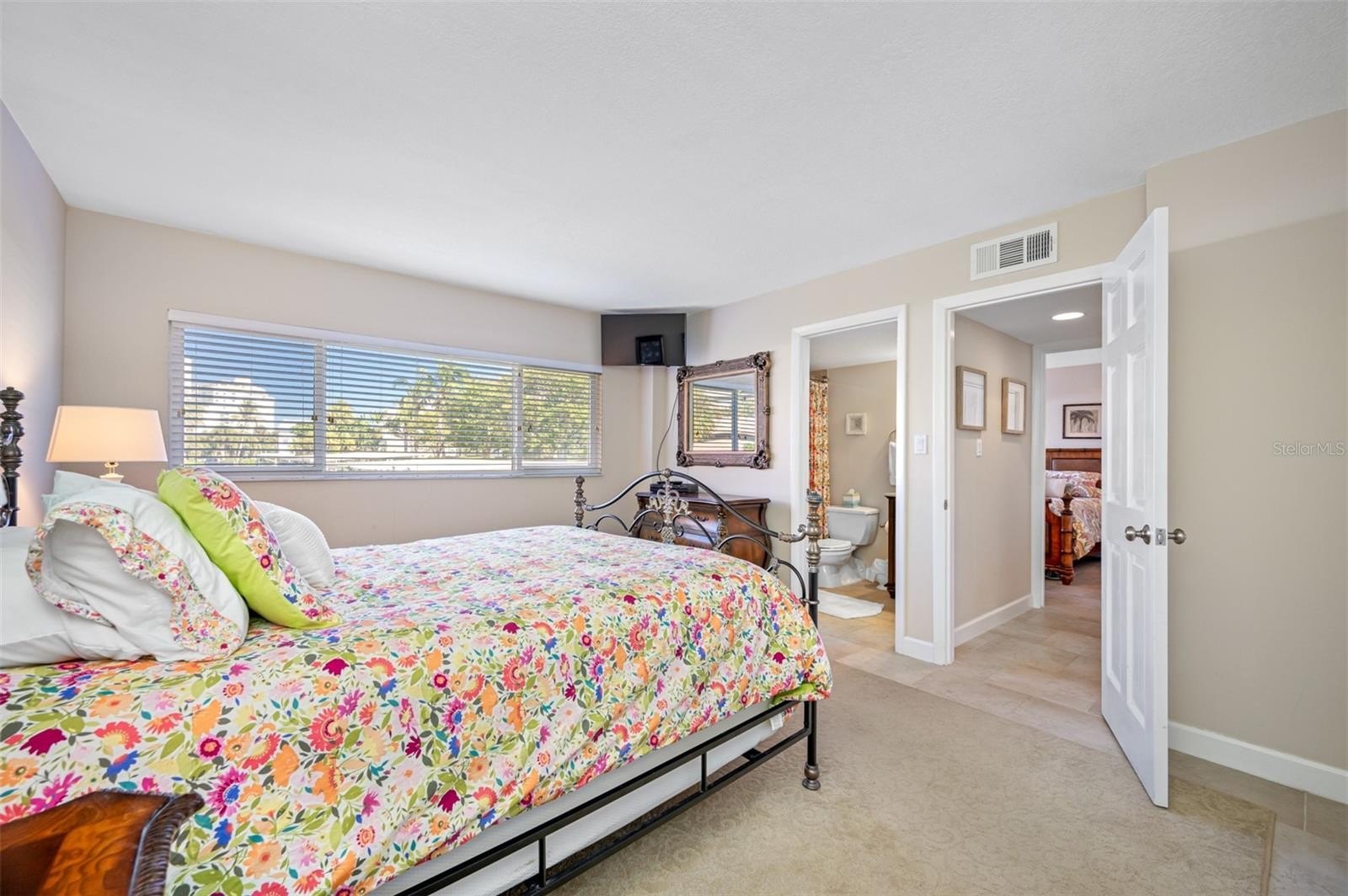 CLEARWATER BEACH, Florida, 33767, United States, 2 Bedrooms Bedrooms, ,2 BathroomsBathrooms,Residential,For Sale,1914241